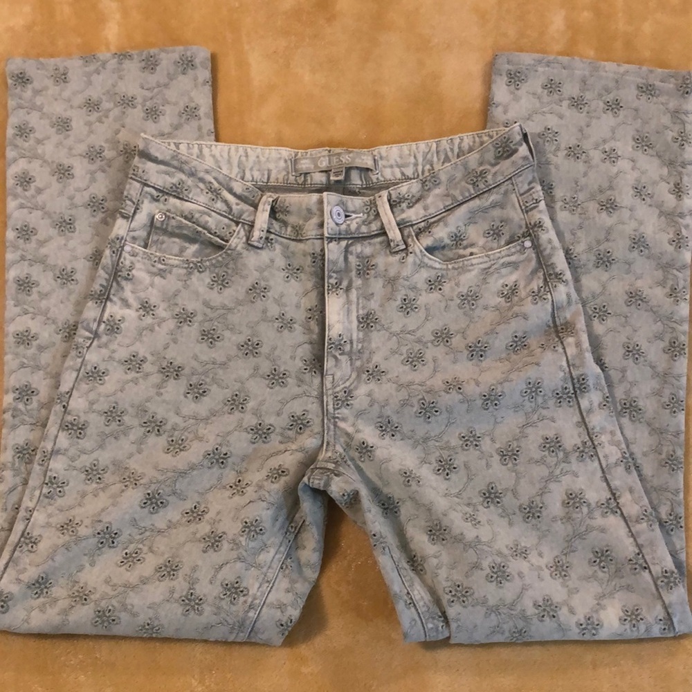 NWOT Guess Eyelet Straight Jeans, Size 26